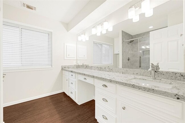 Building Photo - 1714 Quarterpath Dr