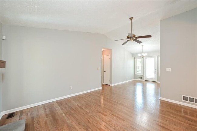 Building Photo - 3039 Jonathan Ct SW