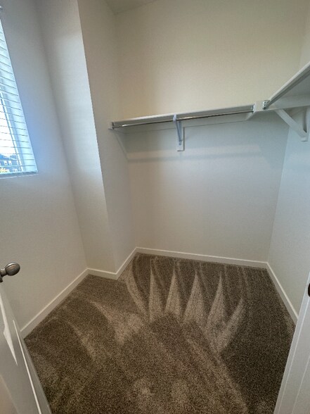 Building Photo - 4390 Timnath Pkwy