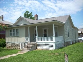 Building Photo - short term lease available