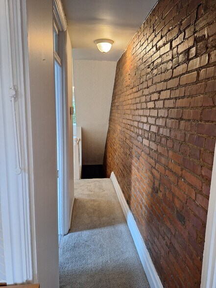 Building Photo - 209 Muench St