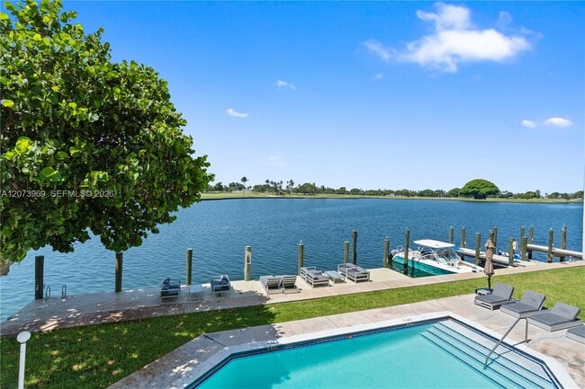 Building Photo - 9250 W Bay Harbor Dr