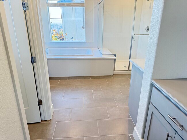 Building Photo - 1802 Paloma Ct