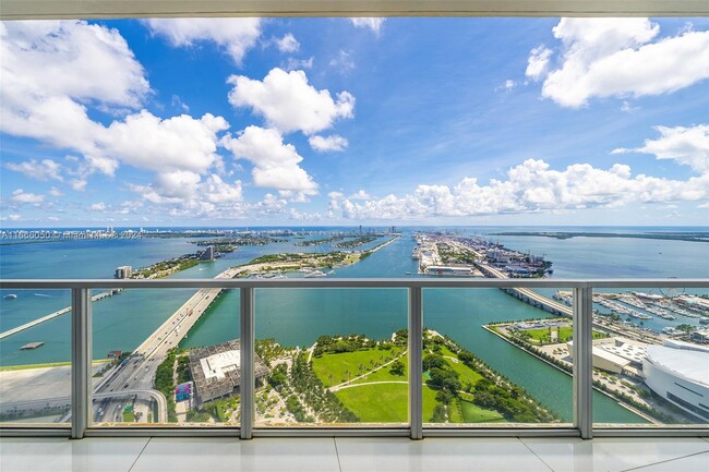 Primary Photo - 1100 Biscayne Blvd