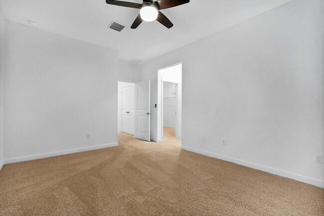 Building Photo - 8554 Via Mar Rosso