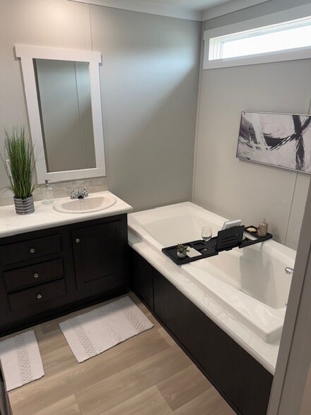 Building Photo - 15949 S Flores Rd