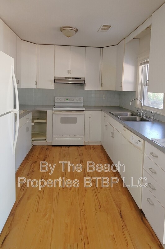 Building Photo - 1702 Wandering Way