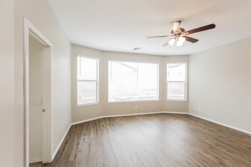 Building Photo - 8470 W Bajada Rd