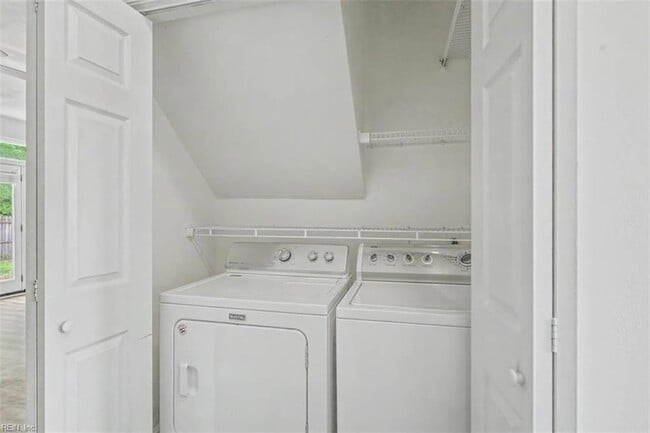 Building Photo - 601 Huntly Dr