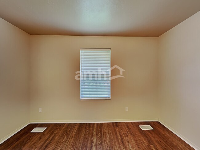 Building Photo - 4418 N Alester Ave