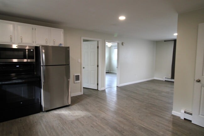 Building Photo - 4 Monroe Dr