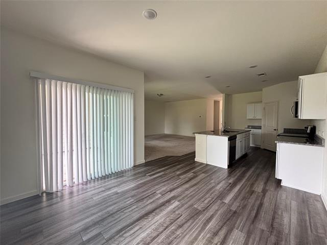 Building Photo - 1605 Shadow Hawk Dr