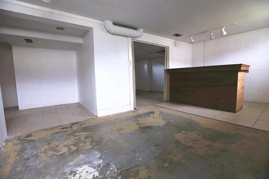 Building Photo - 1616 N 24th St