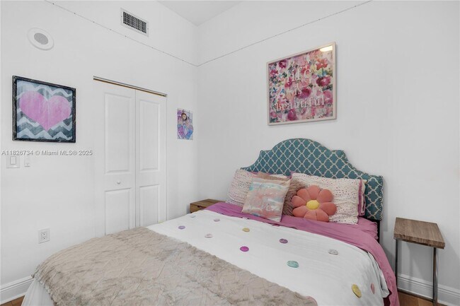 Building Photo - 1250 S Miami Ave