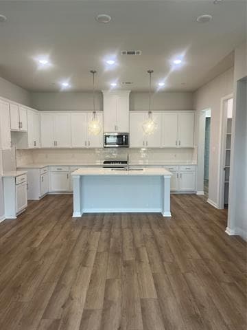 Building Photo - 8119 Challenger Ln