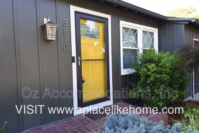 Building Photo - 8870 Westbrooke Dr