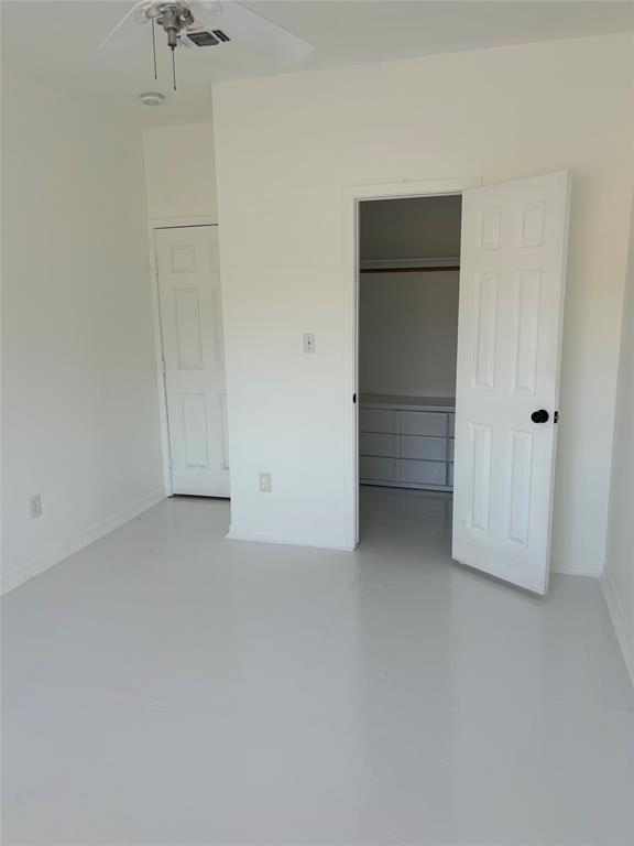 Building Photo - 338 Sailmaster St