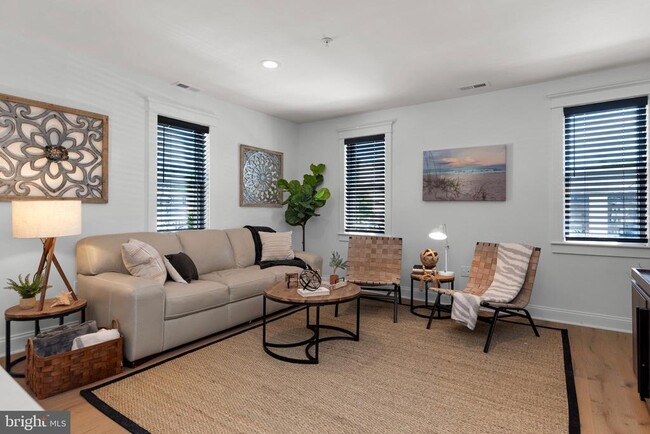 Building Photo - 1000 West St