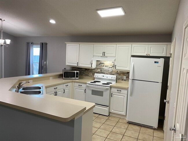 Building Photo - 327 Mizzen Ln