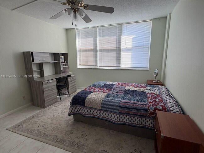 Building Photo - 3181 S Ocean Dr