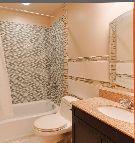 Bathroom 2nd floor - 222 Society Hill Blvd