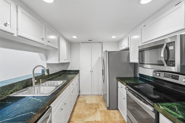 Building Photo - 12633 Memorial Dr