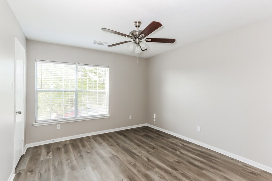 Building Photo - 5415 Espuela Ln