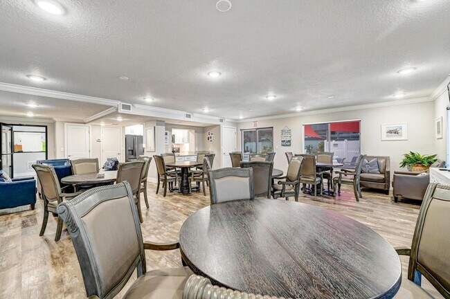 Building Photo - Welcome to Your Beachfront Escape at Beach Winds, Cocoa Beach!