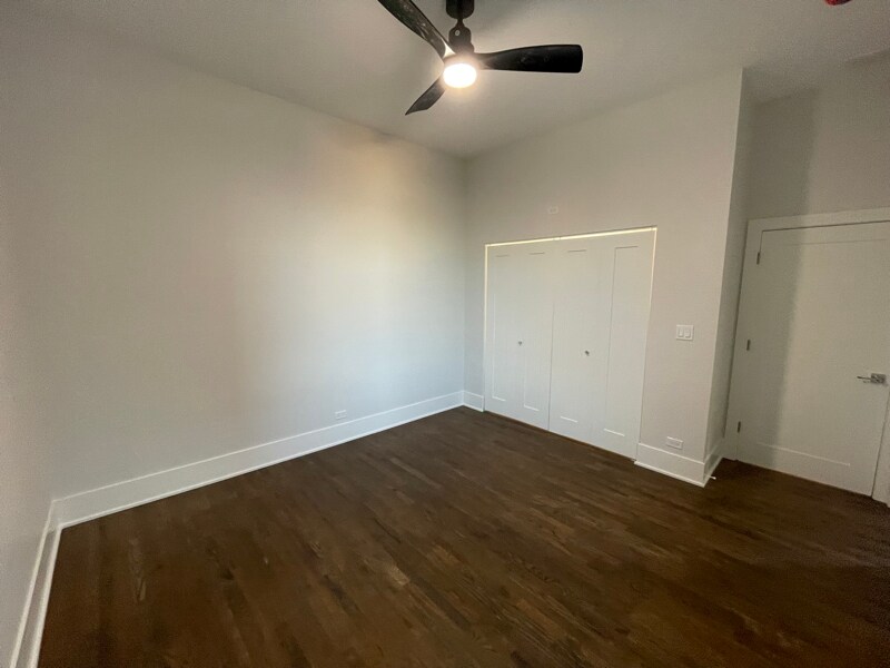 Building Photo - 1647 W Hubbard St