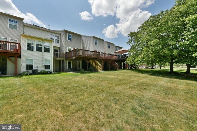 Building Photo - 401 Jene Ct