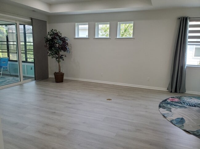 Building Photo - 104 Cool Breeze Dr