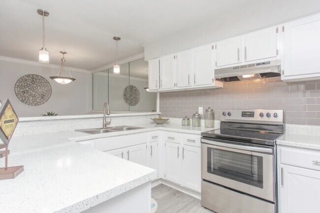 Building Photo - 25650 I-45