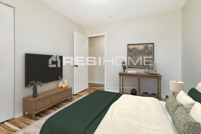 Building Photo - 5005 Oak Manor Dr