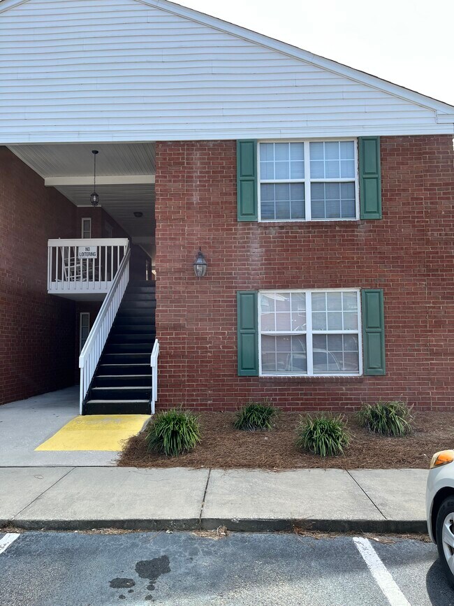 Building Photo - 521 3rd Loop Rd