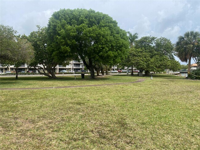 Building Photo - 300 Layne Blvd