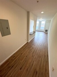 Building Photo - 315 Main St