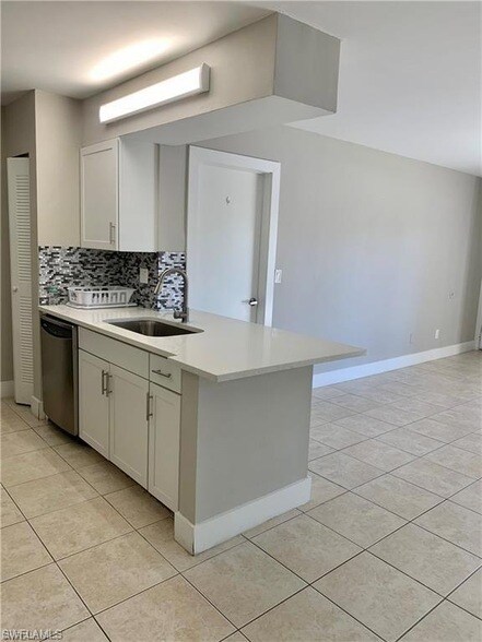 Building Photo - 116 Santa Clara Dr