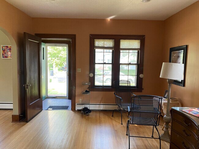 Enter too living room - 1343 6th St S