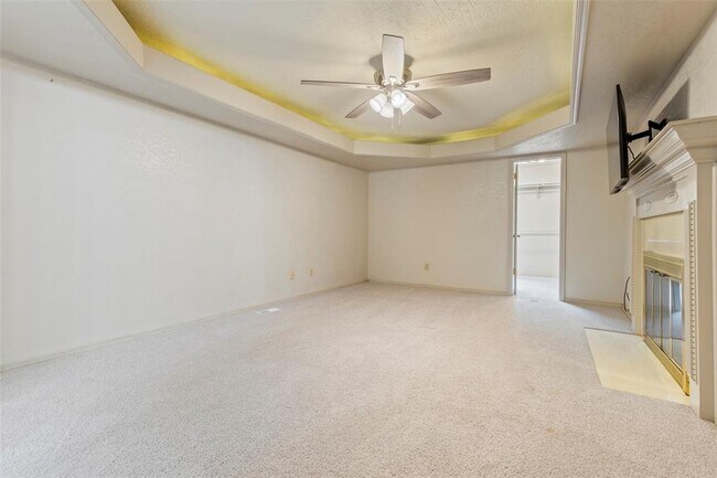 Building Photo - 57 Serenada Ln