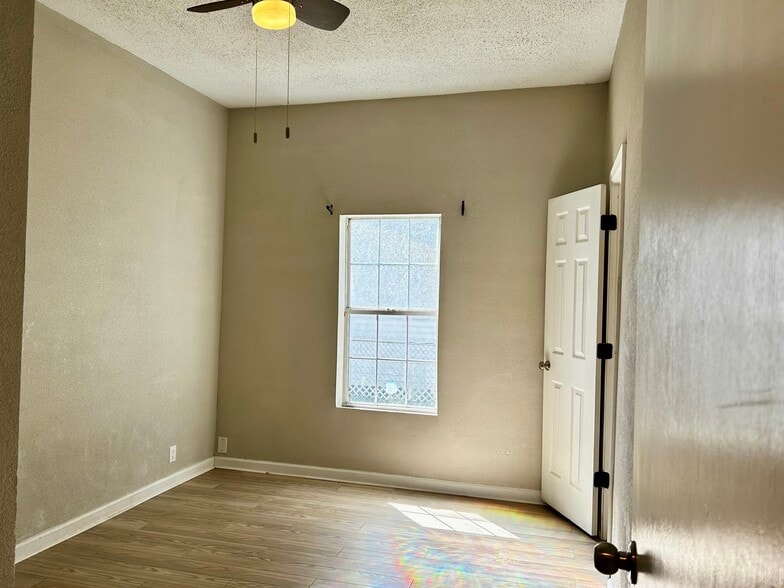 Building Photo - 721 N Texas St