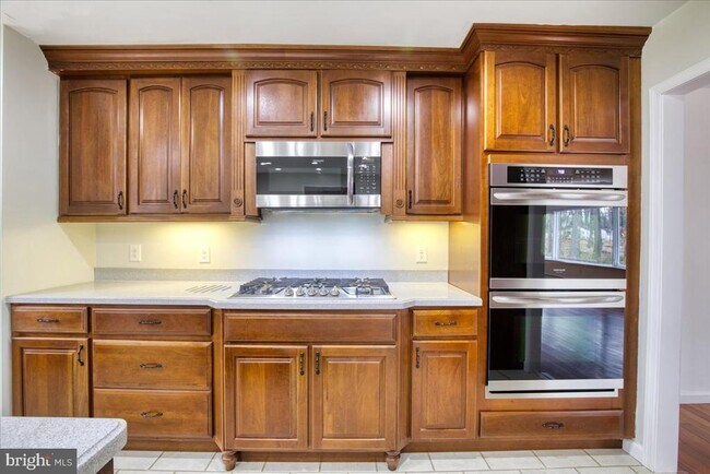 Building Photo - 1674 High Point Ln