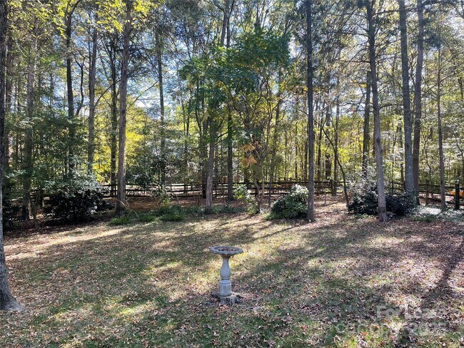 Building Photo - 113 Abbotsbury Ct