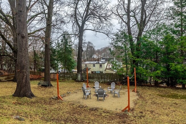 Building Photo - 32 Farmington St