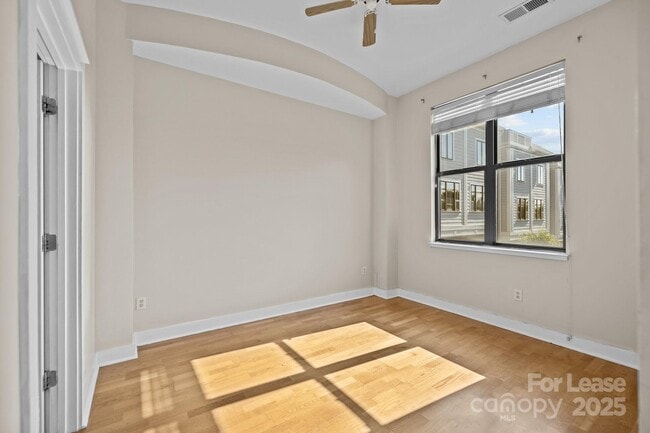 Building Photo - 708 N Davidson St