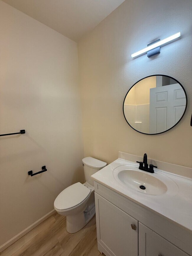 Building Photo - Stoltzfus-PM-026-0265