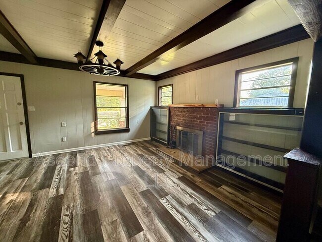 Building Photo - 4749 Rexway Ln