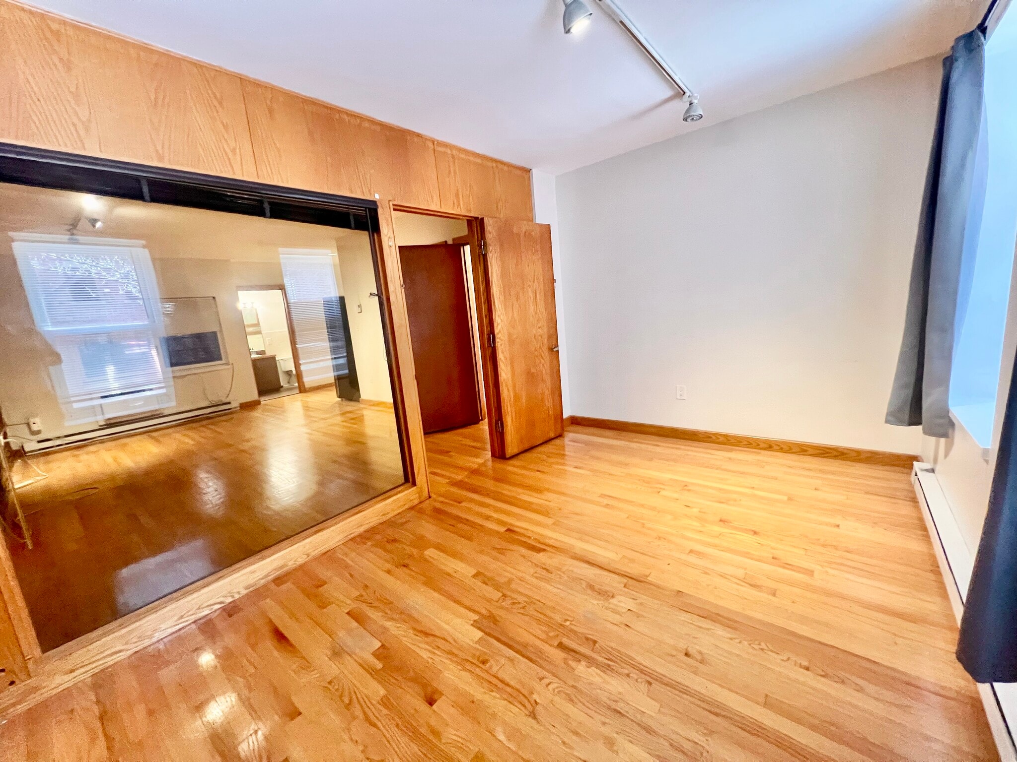 Building Photo - 5 Thacher Ct