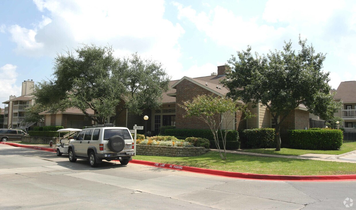 Coffee Creek Apartment Homes Fort Worth
