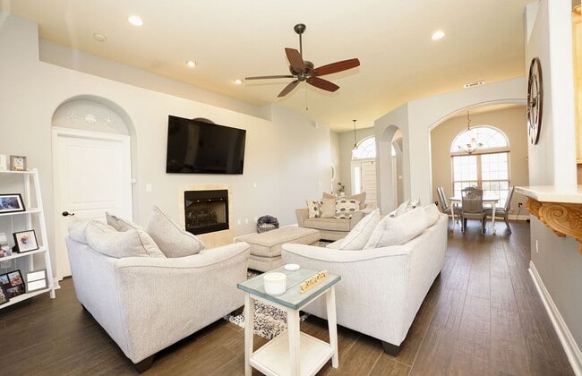 Building Photo - Charming 3-Bedroom Home in Peaceful Cul-de...
