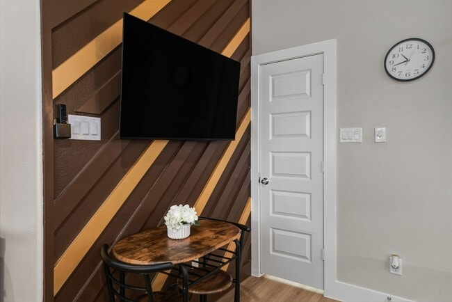 Building Photo - 3539 Mt Pleasant St